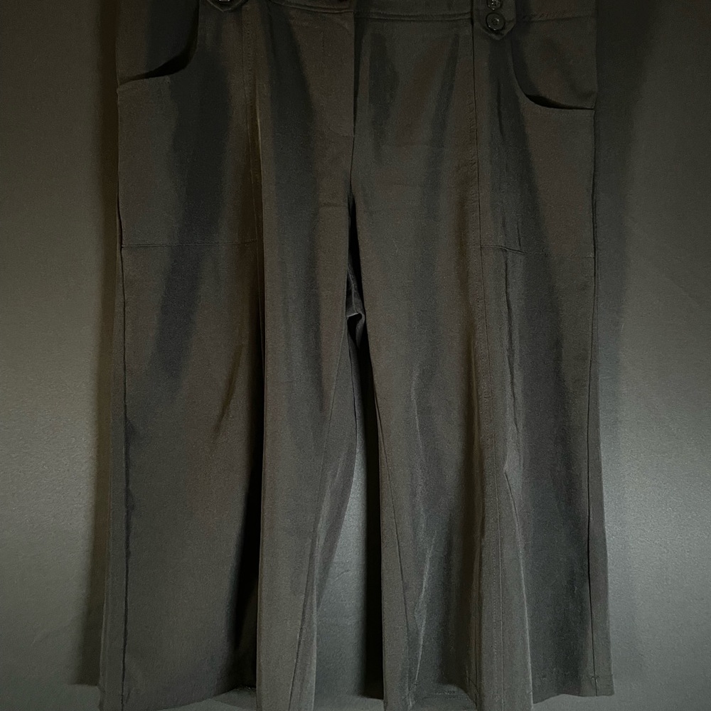 Black Wide-Leg cropped/capri dress pants